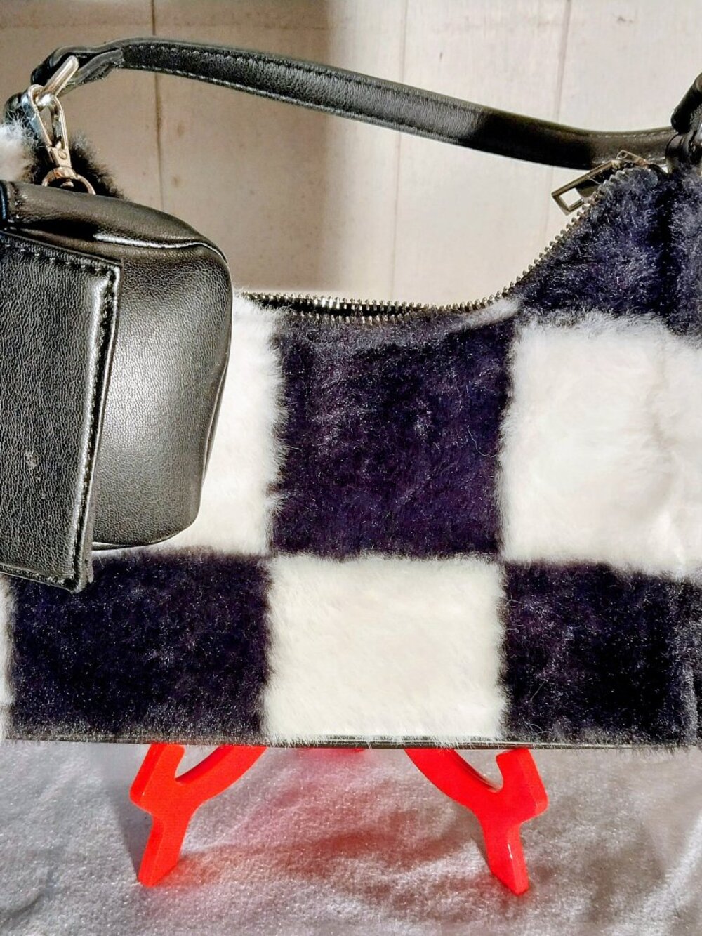Y2K Inspired Madden NYC Black & White Women’s Purse 10X5X2.5 - Picture 2 of 10